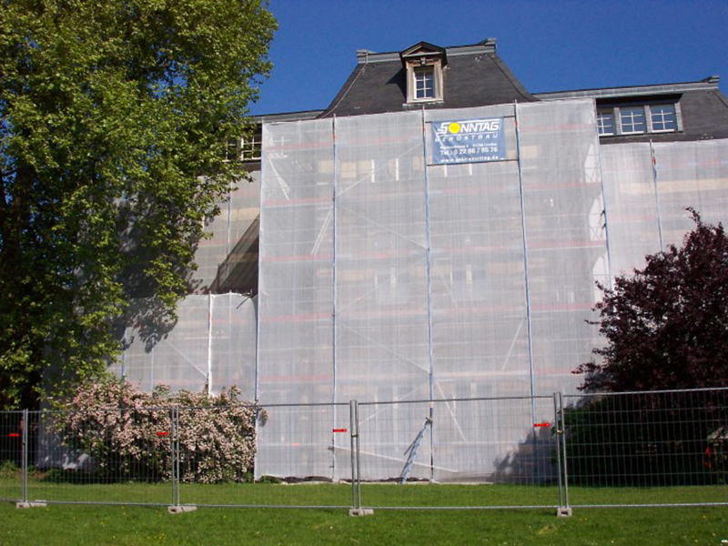 leistungen-schutzeinhausung-staubschutznetzen.jpg