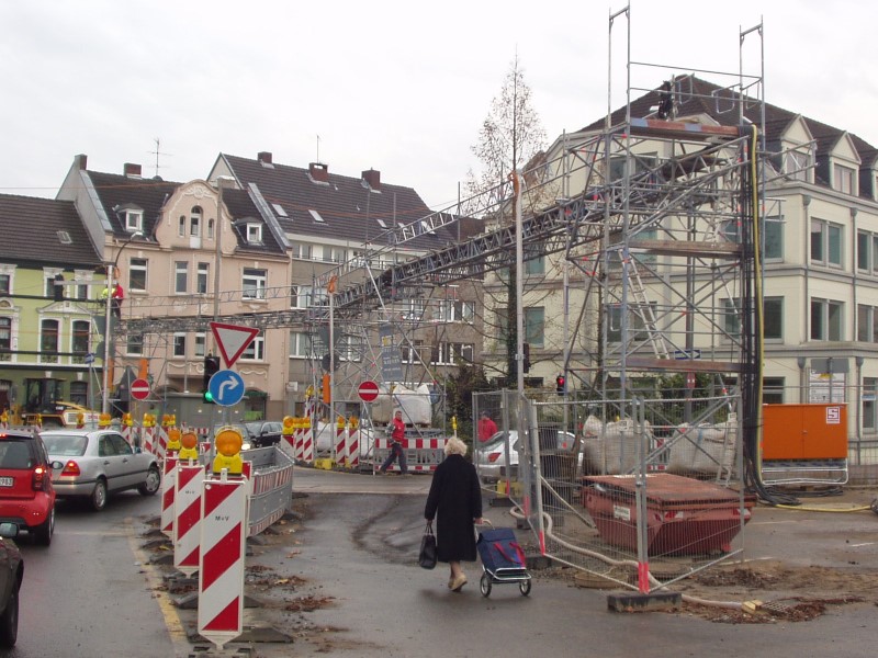 leistungen-sonderkonstruktionen-kabelbruecke-gittertraegern.jpg