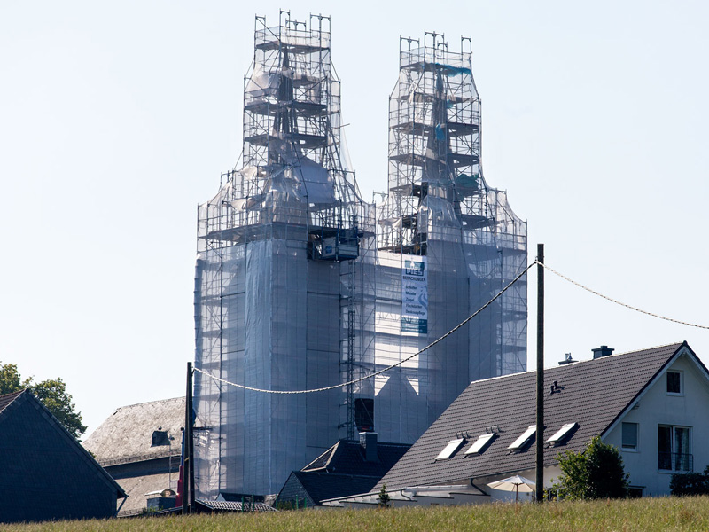 marialinden-Kirche-totale.jpg