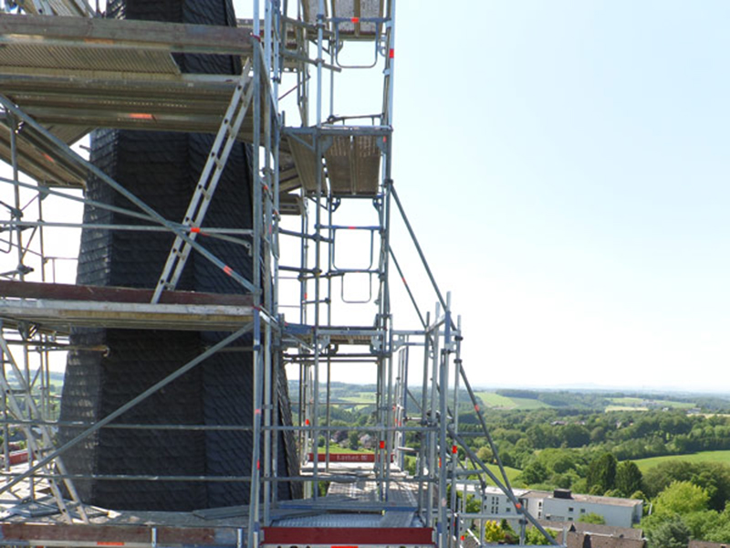 marialinden-kirche-montage-turm-001.jpg